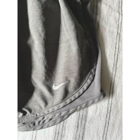 Nike Gray lined running shorts size small - Picture 4 of 8